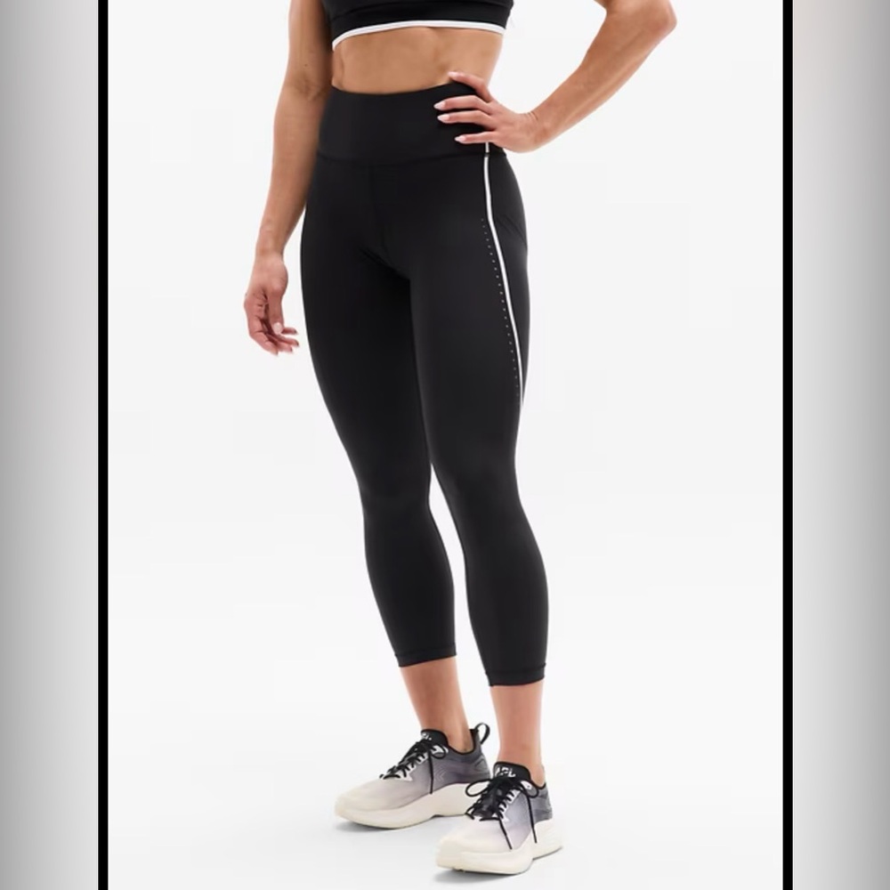 Athleta Interval Stash 7/8 leggings running workout lifting yoga pilates gym